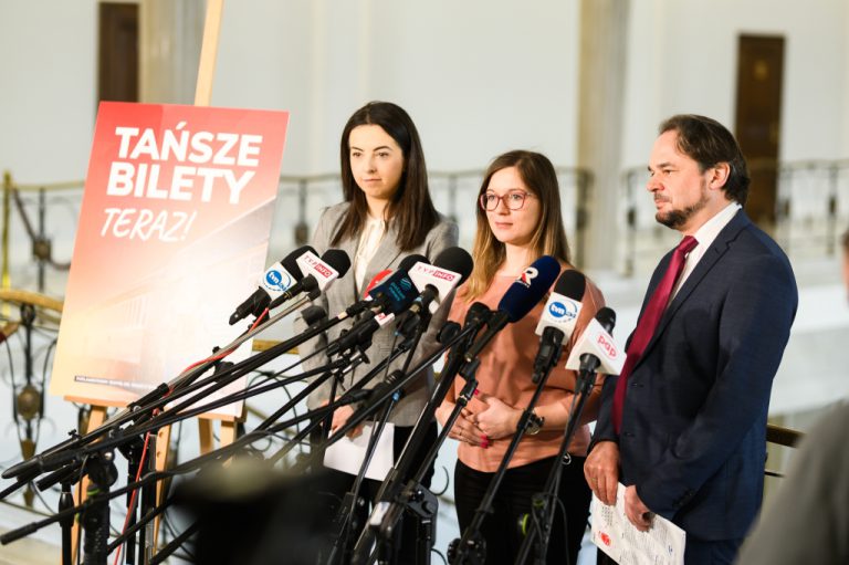 Konferencja prasowa Tańsze bilety teraz!