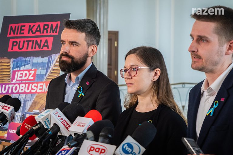 Jak ograniczyć zużycie ropy? Posłanka Matysiak: czas na&nbsp;darmowe bilety