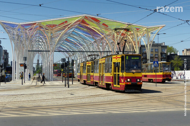 Kontrowersje wokół zakupu biletów przez&nbsp;aplikacje mobilne w&nbsp;Łodzi. Posłanka pyta o&nbsp;plany