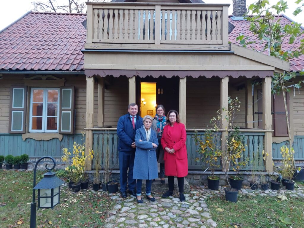 83b75aab 41f0 4058 8f91 a4c341ca5dad