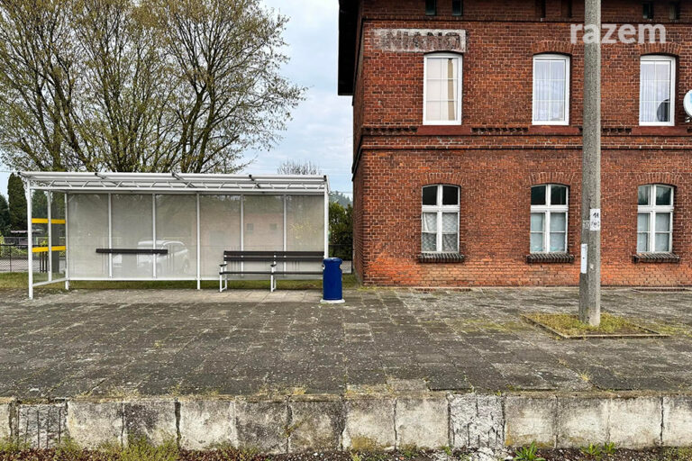 Dworzec kolejowy w Lnianie