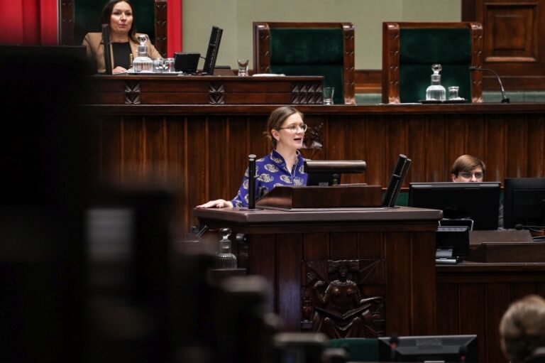 Chaos z&nbsp;dopłatami do&nbsp;transportu autobusowego. Samorządy mają tylko&nbsp;tydzień na&nbsp;wnioski