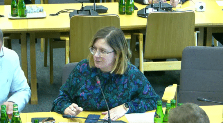 Posłanka Paulina Matysiak domaga się transparentności w&nbsp;sprawie pociągów Newag
