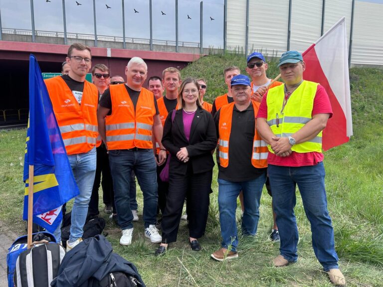 Wsparcie dla protestujących pracowników kolei