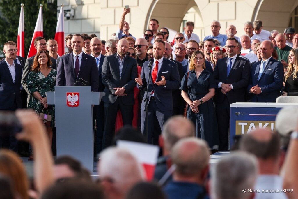 Posłanka Paulina Matysiak na&nbsp;wiecu prezydenckim w&nbsp;sprawie CPK