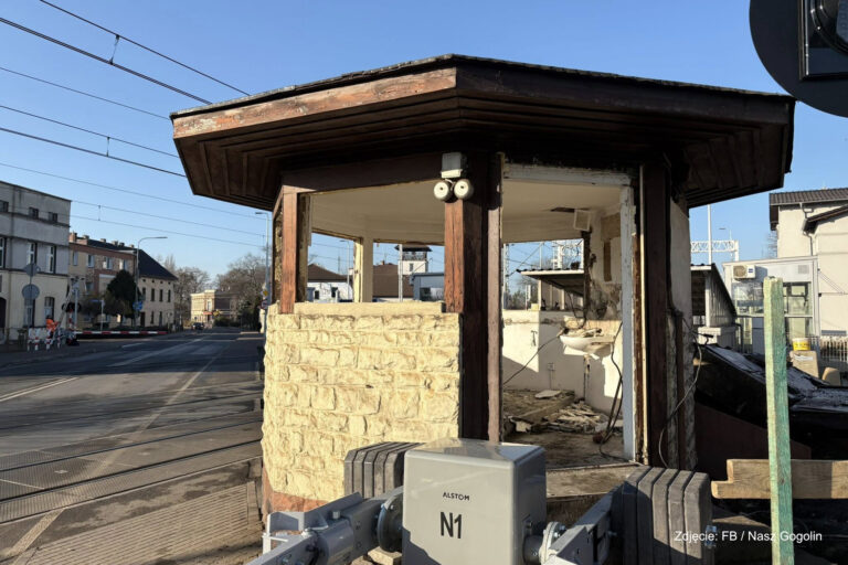 Posłanka walczy o&nbsp;uratowanie stuletniej Budki Dróżnika w&nbsp;Gogolinie