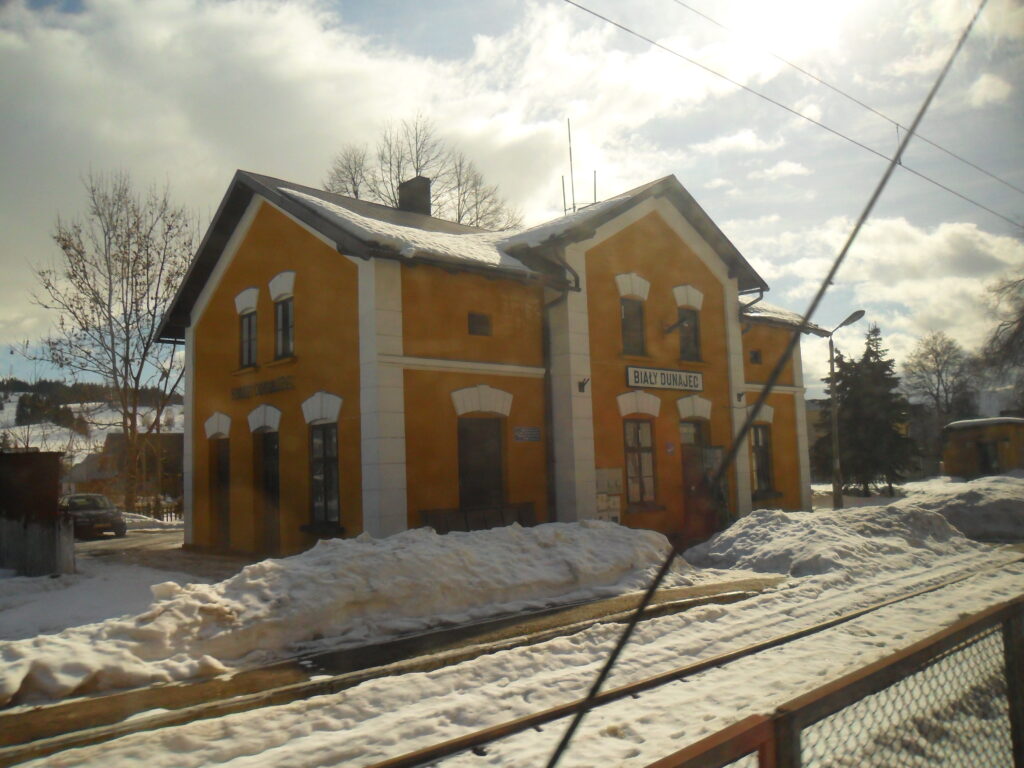 Biały Dunajec bez&nbsp;postoju Intercity. Kolej odpowiada na&nbsp;interwencje posłanki